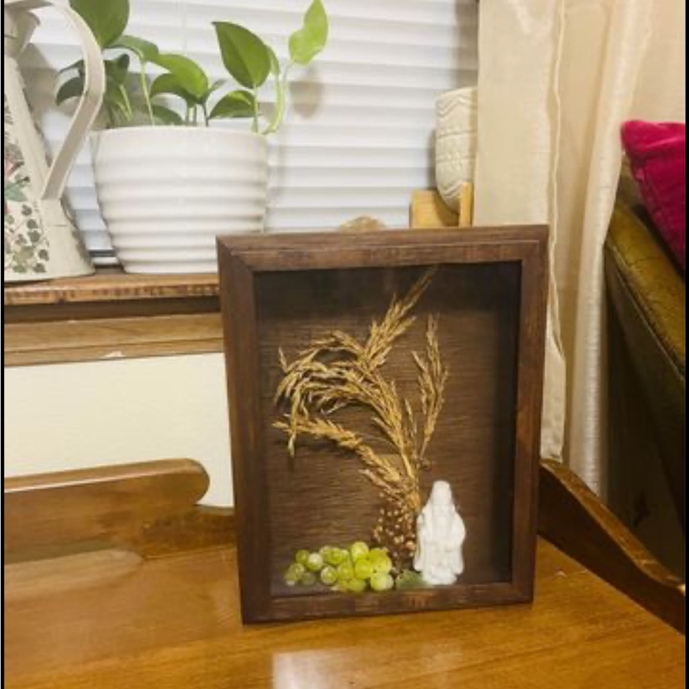Shadow box decor